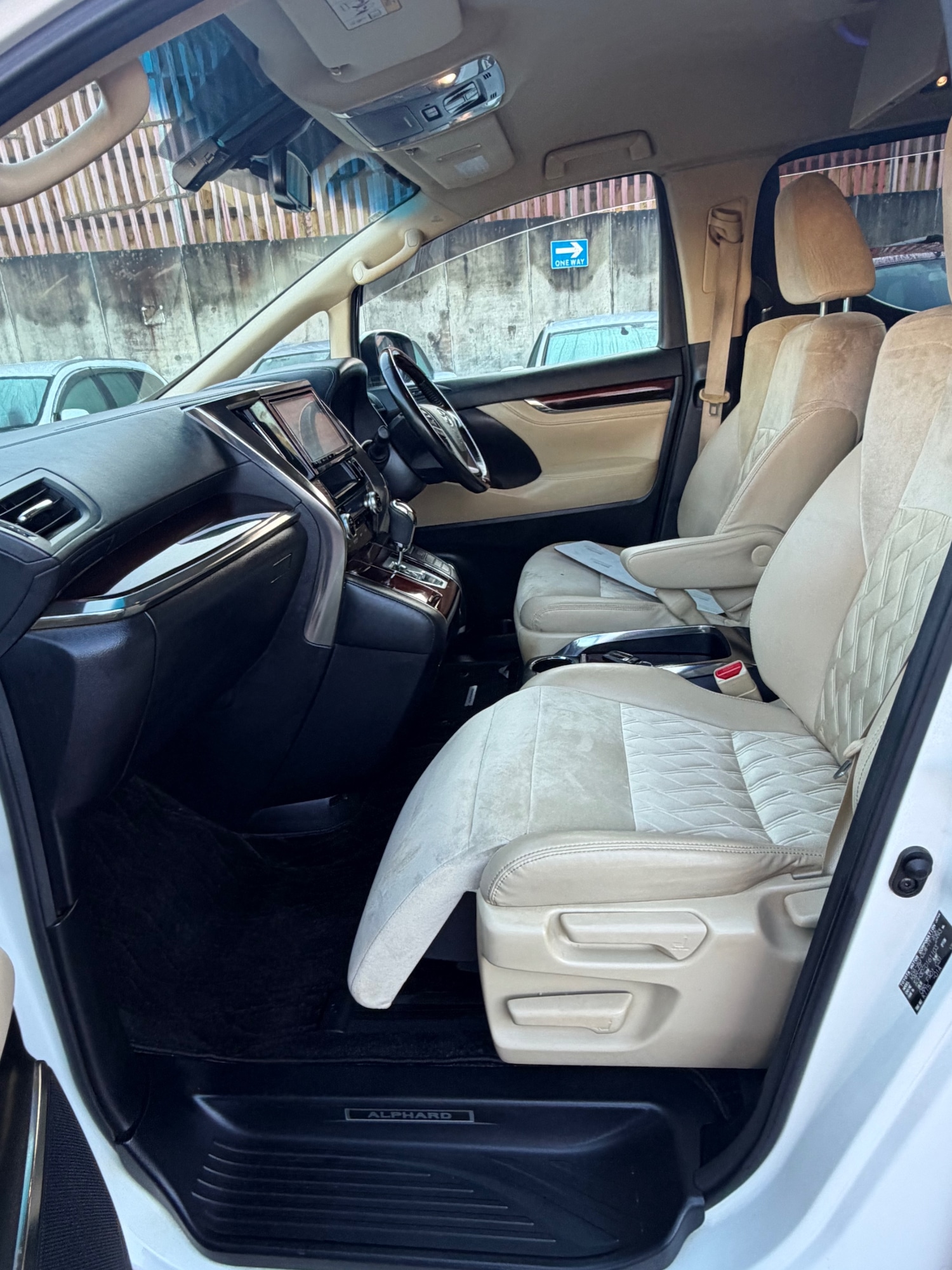 Used Toyota Alphard 2017 for sale - 76800770: Photo 20