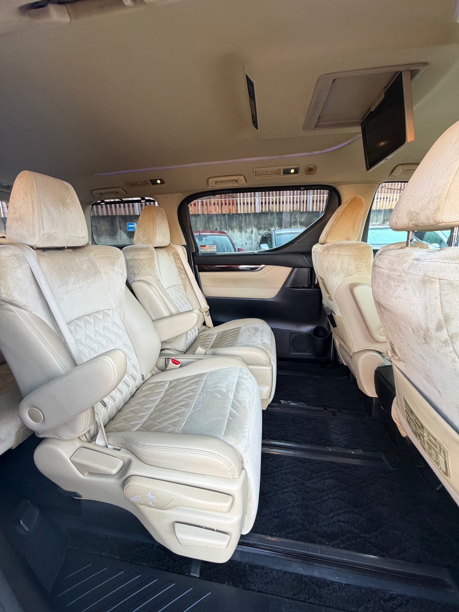 Used Toyota Alphard 2017 for sale - 76800770: Photo 8