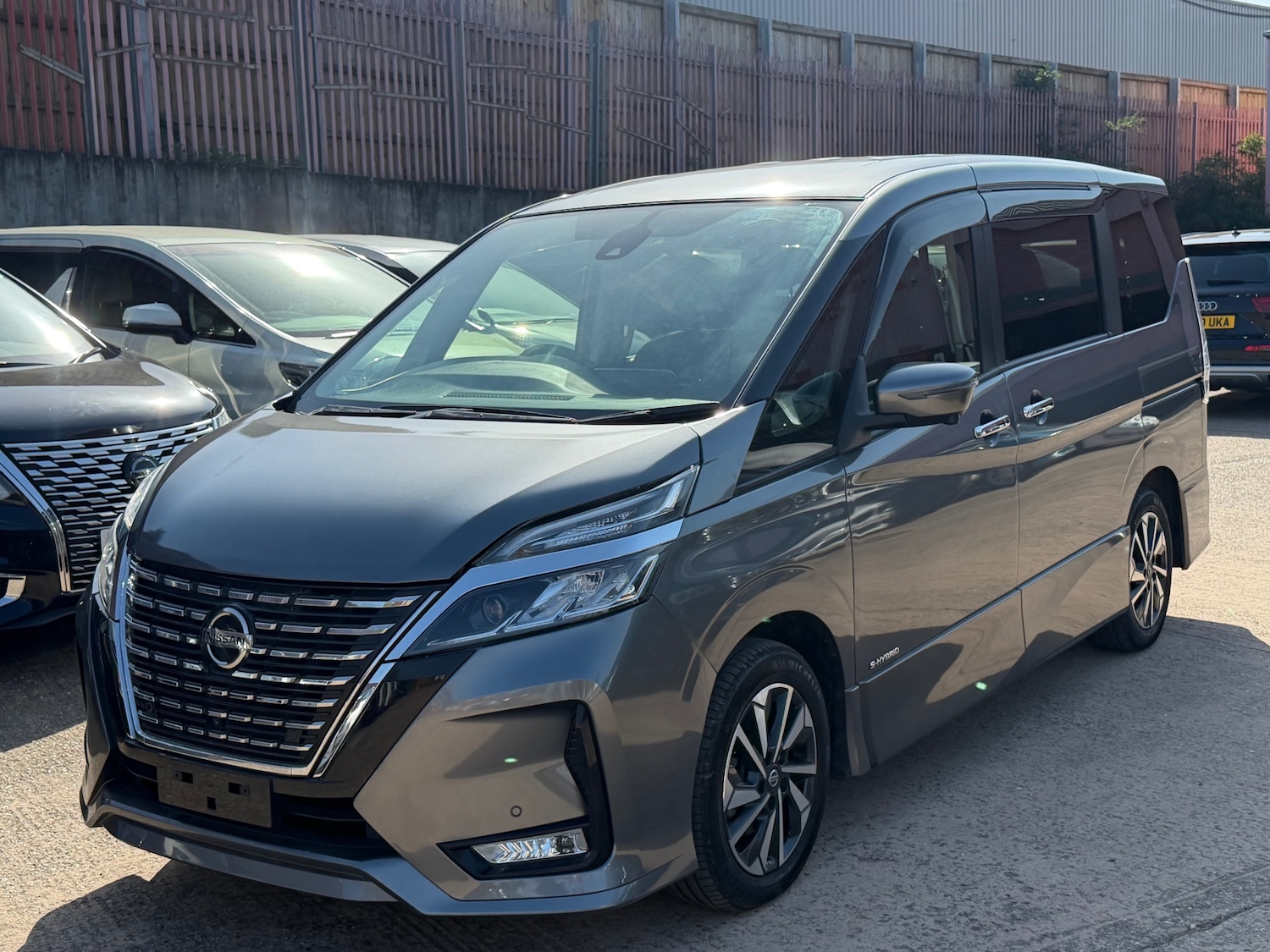 Used Nissan Serena 2020 for sale - 78184147: Photo 2