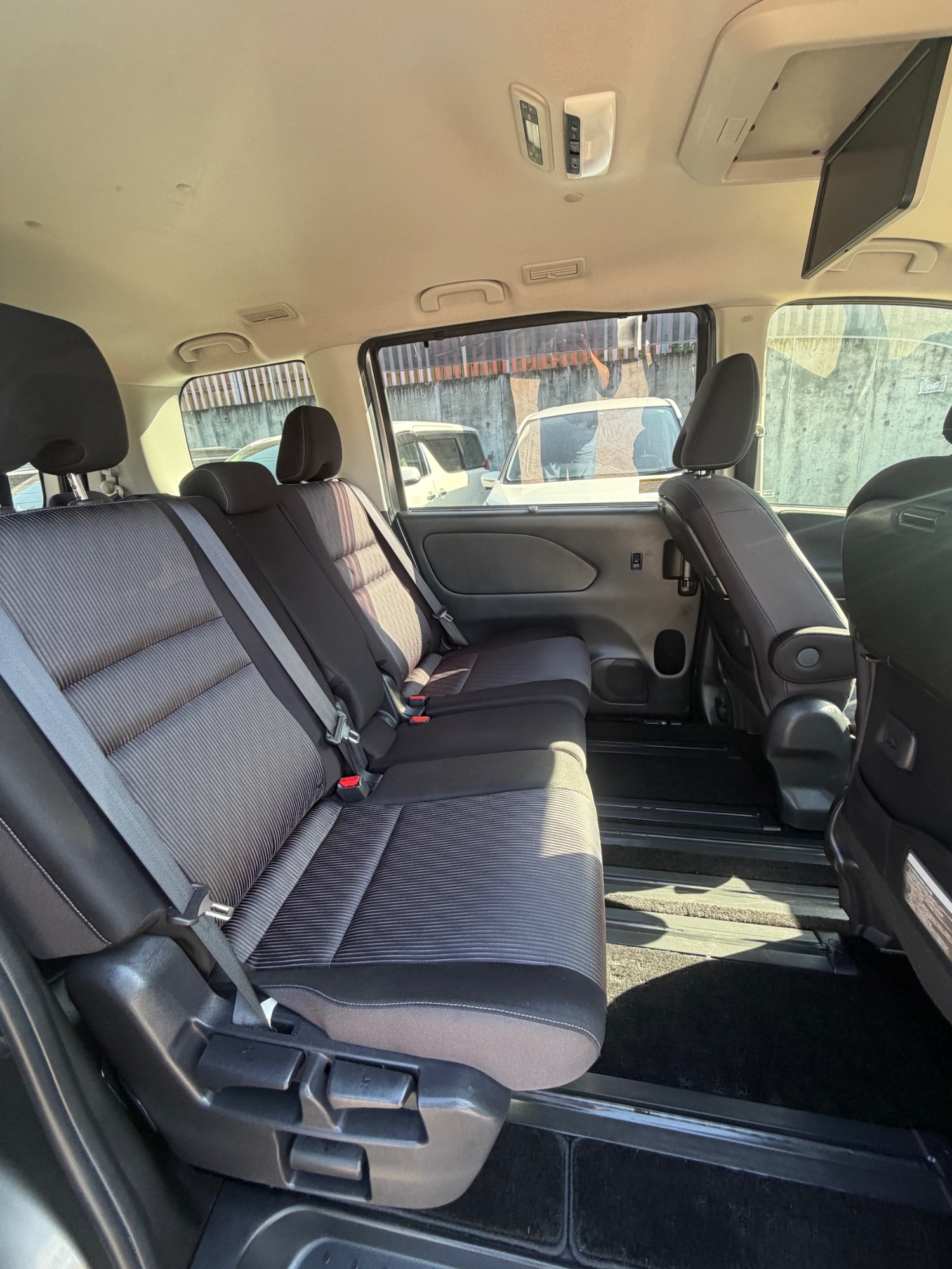 Used Nissan Serena 2020 for sale - 78184147: Photo 8