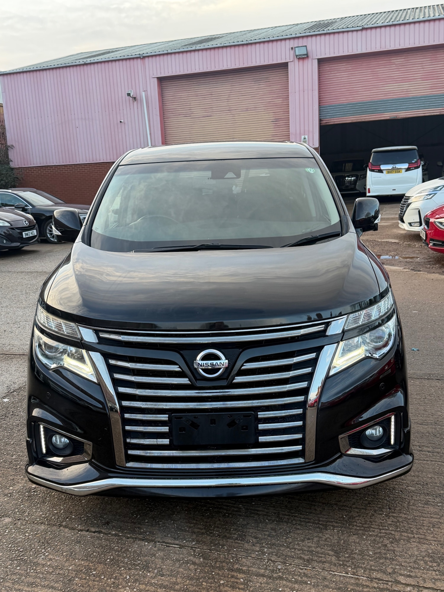 Used Nissan Elgrand 2019 for sale - 76974745: Photo 1