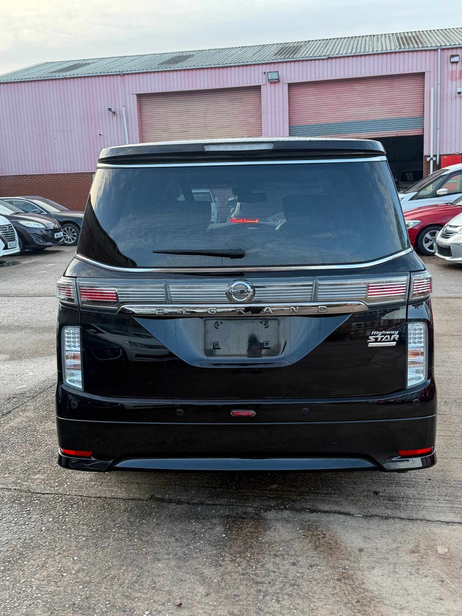 Used Nissan Elgrand 2019 for sale - 76974745: Photo 4
