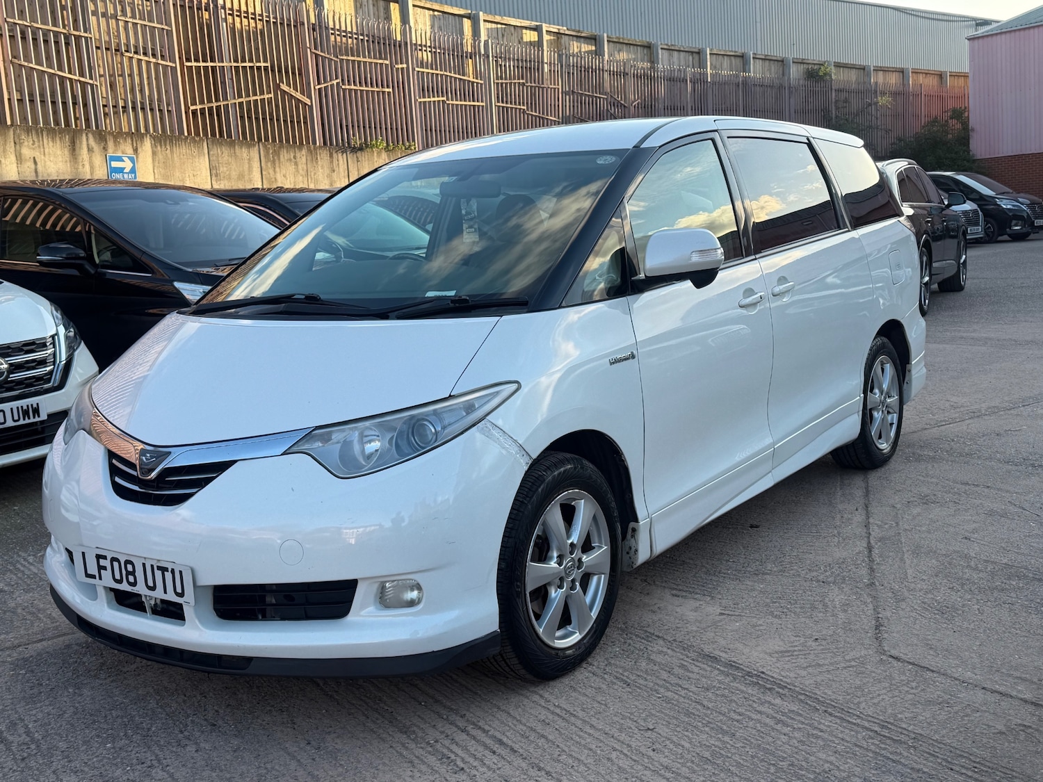 Used Toyota Estima 2008 for sale - 78141009: Photo 3