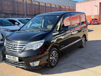 Used Nissan Serena 2015 for sale - 76070653: Photo 2