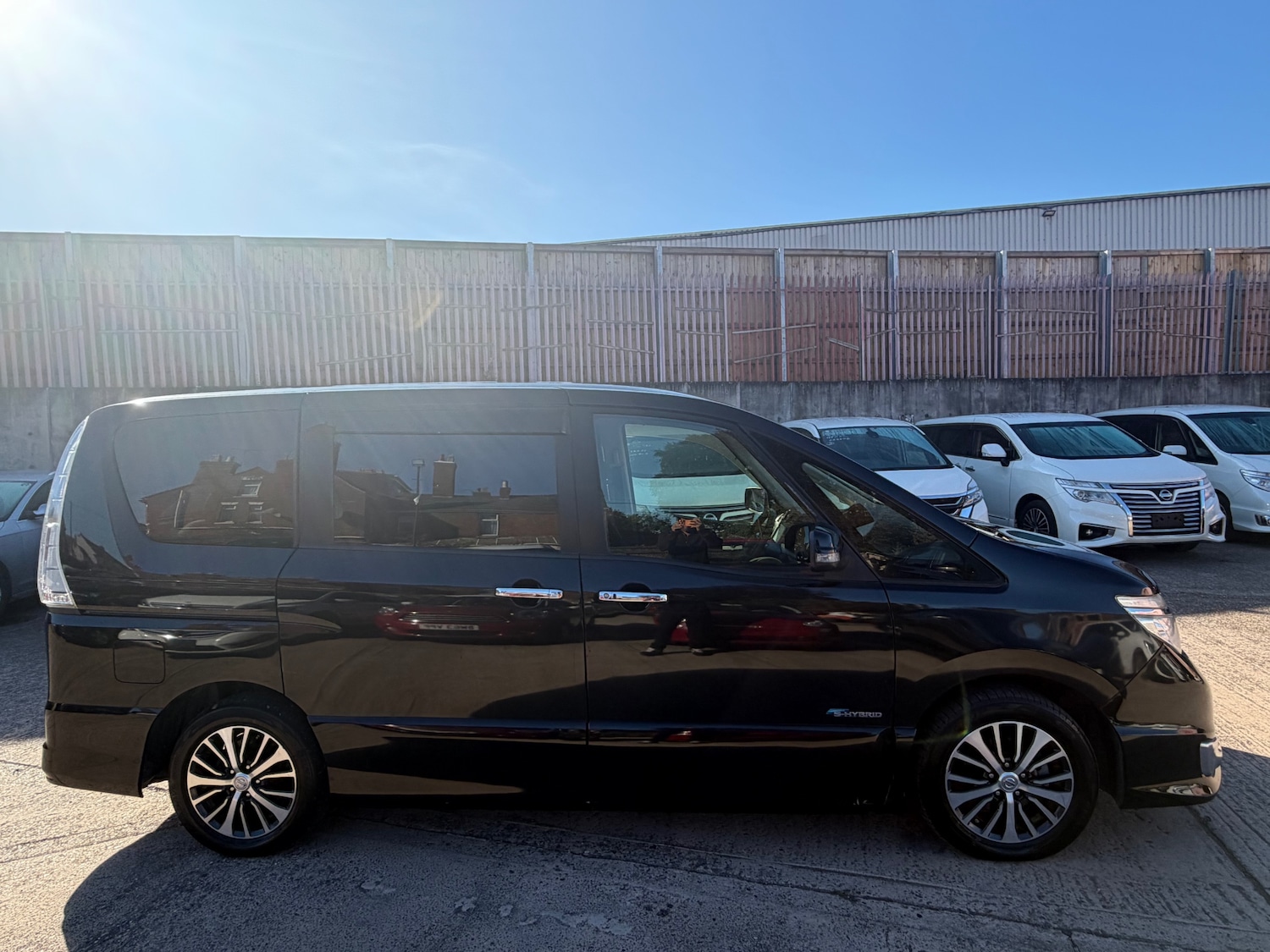 Used Nissan Serena 2015 for sale - 76070653: Photo 8