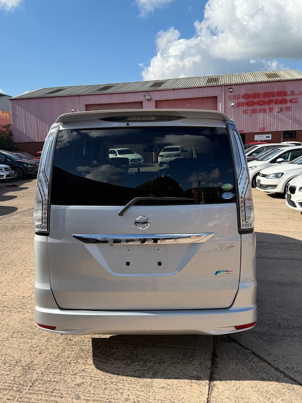 Used Nissan Serena 2014 for sale - 76098998: Photo 4