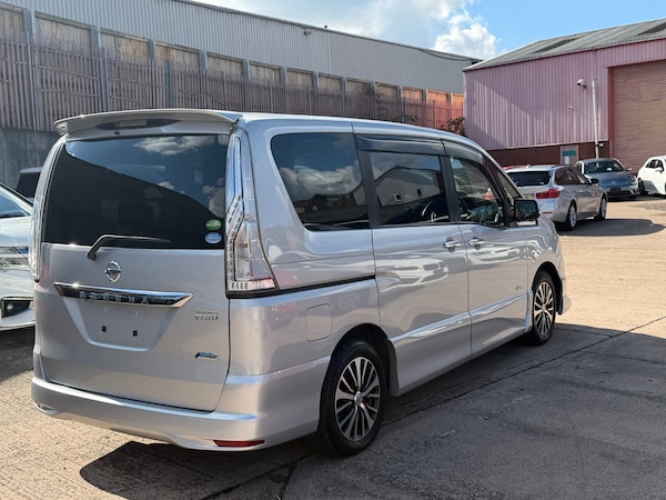 Used Nissan Serena 2014 for sale - 76098998: Photo 5