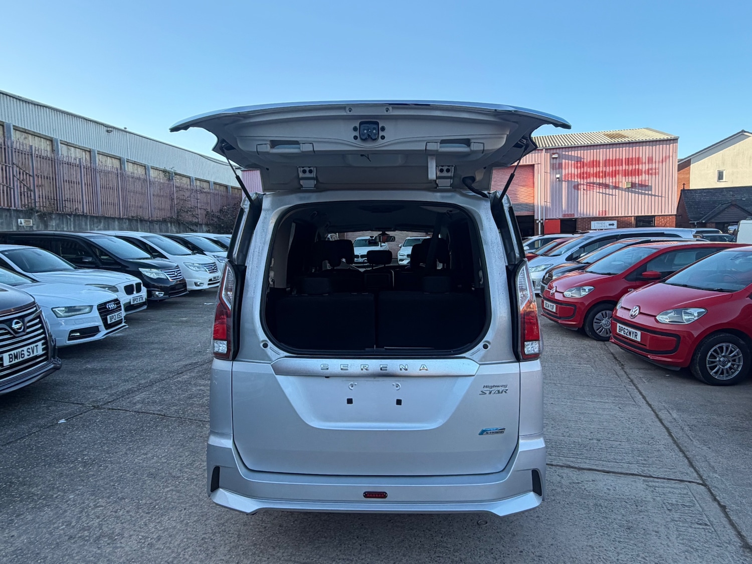 Used Nissan Serena 2017 for sale - 77051731: Photo 7