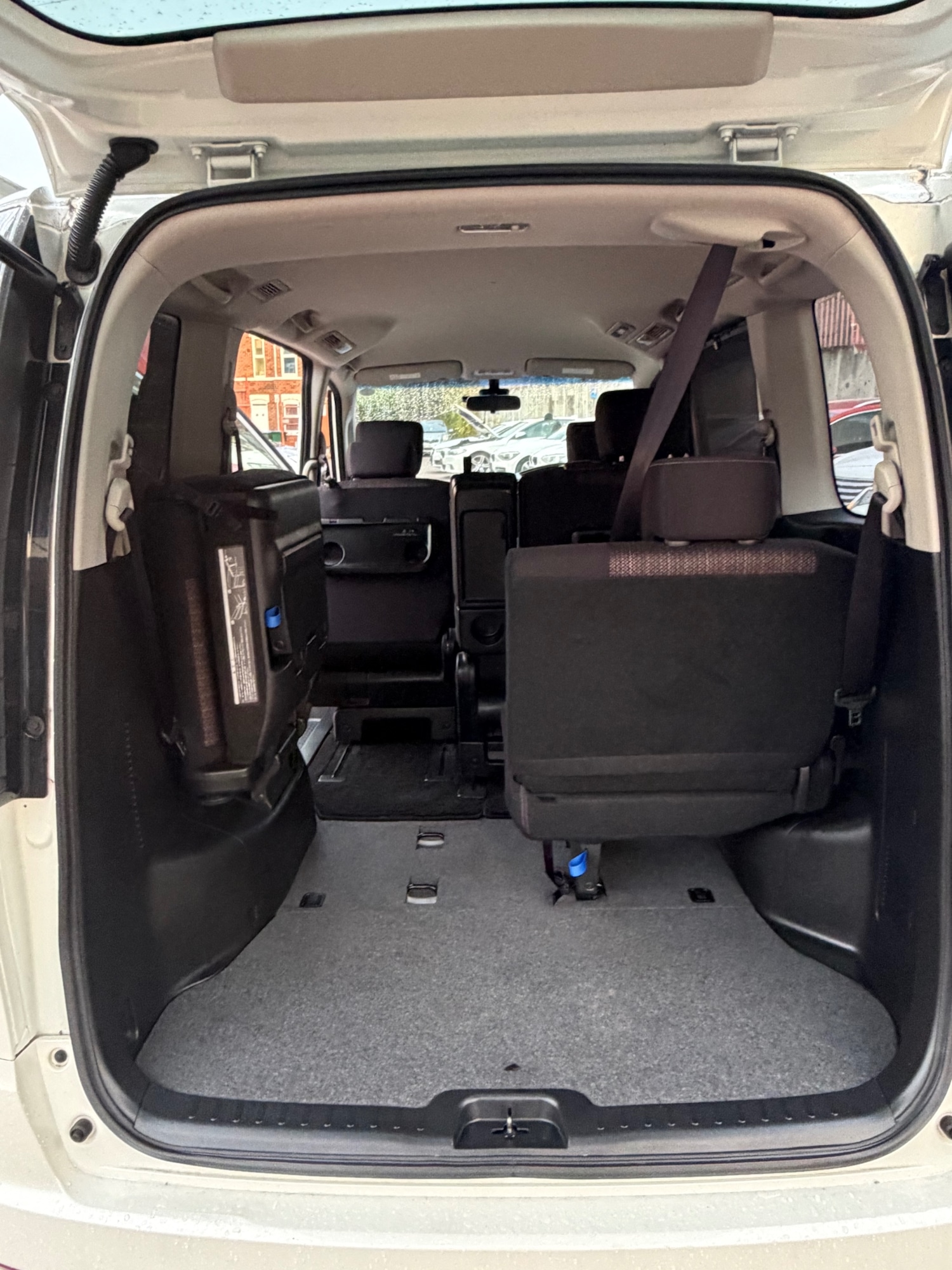 Used Nissan Serena 2016 for sale - 76438553: Photo 10