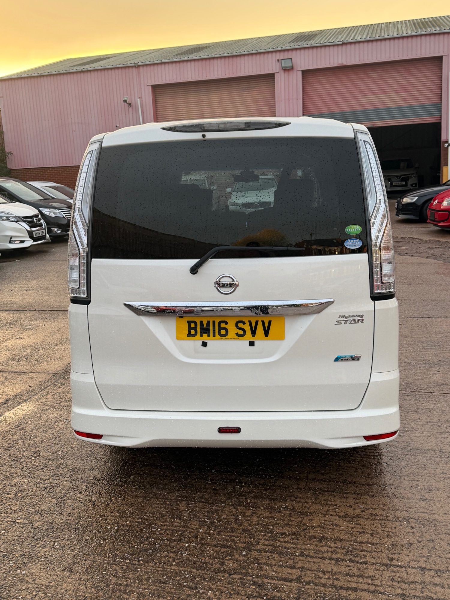 Used Nissan Serena 2016 for sale - 76438553: Photo 4