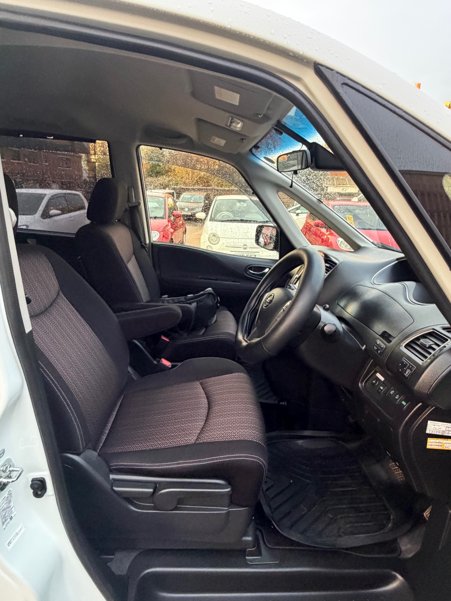 Used Nissan Serena 2016 for sale - 76438553: Photo 8