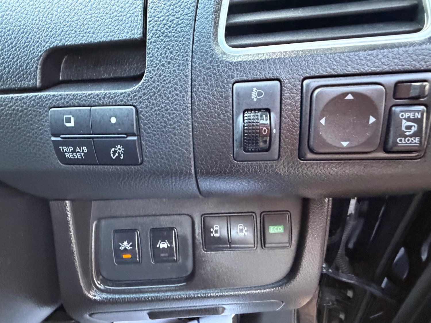Used Nissan Serena 2014 for sale - 76325067: Photo 12