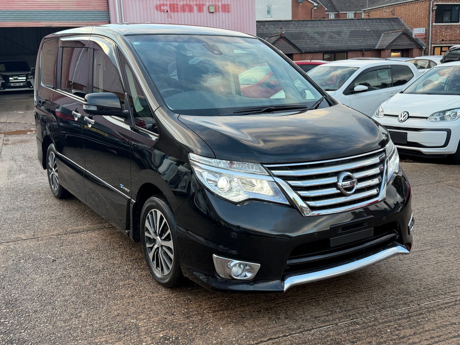 Used Nissan Serena 2014 for sale - 76325067: Photo 3
