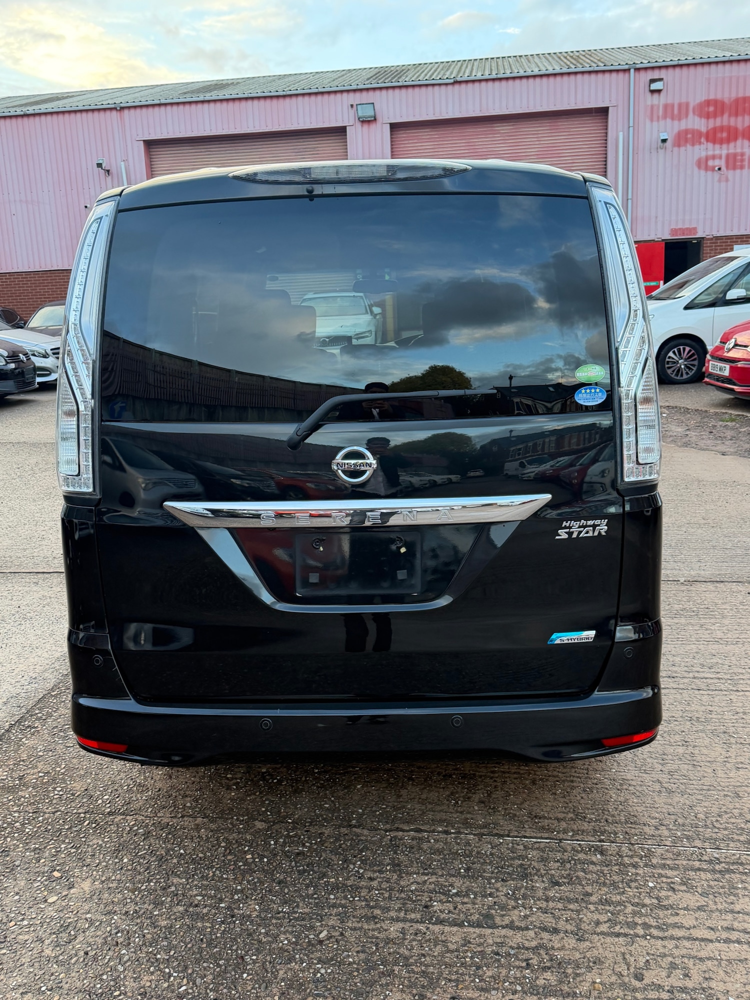 Used Nissan Serena 2014 for sale - 76325067: Photo 4