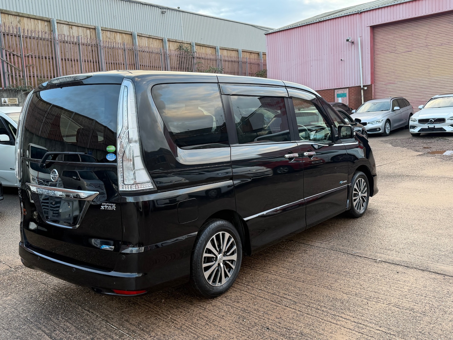 Used Nissan Serena 2014 for sale - 76325067: Photo 5