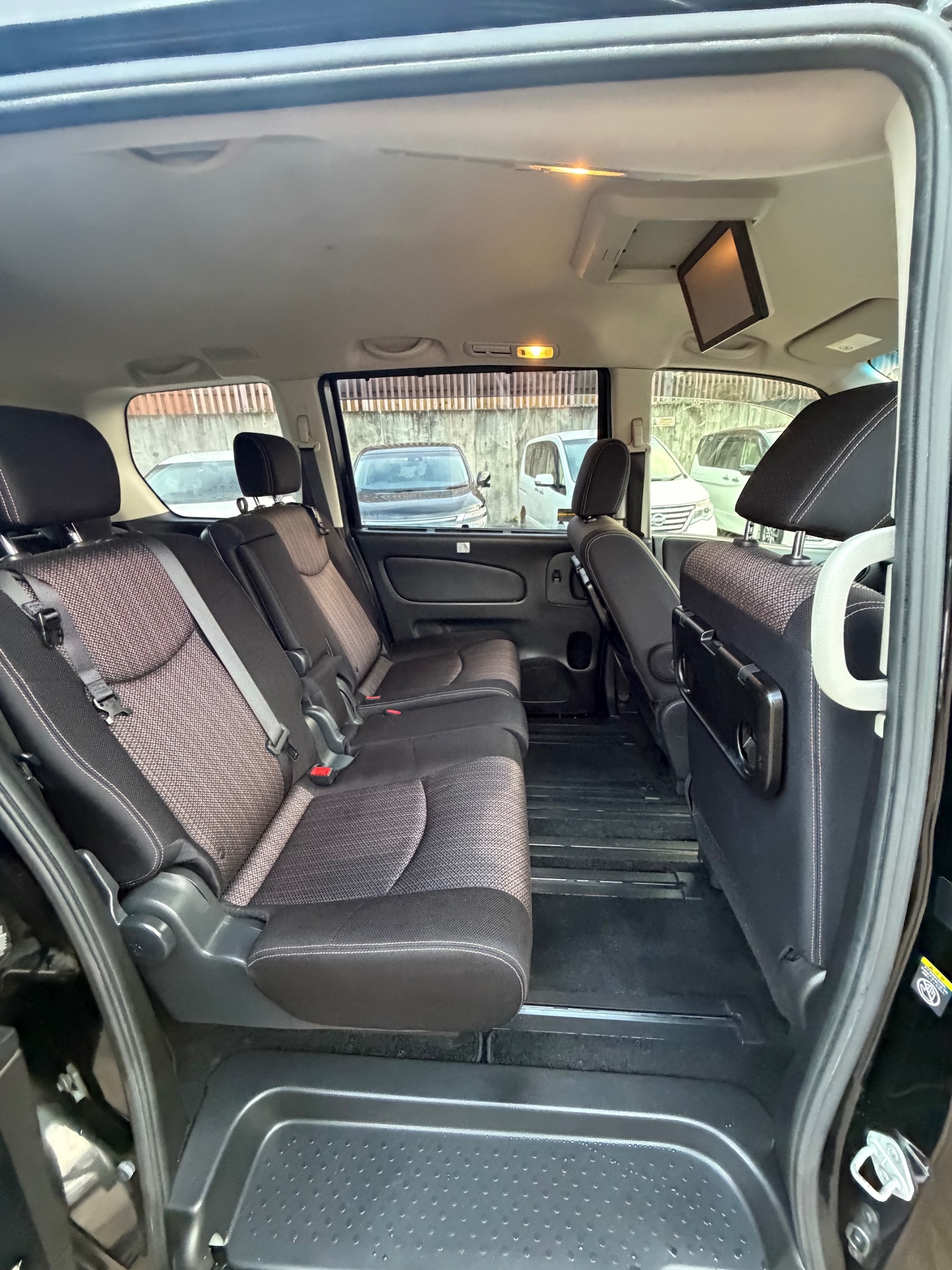 Used Nissan Serena 2014 for sale - 76325067: Photo 8