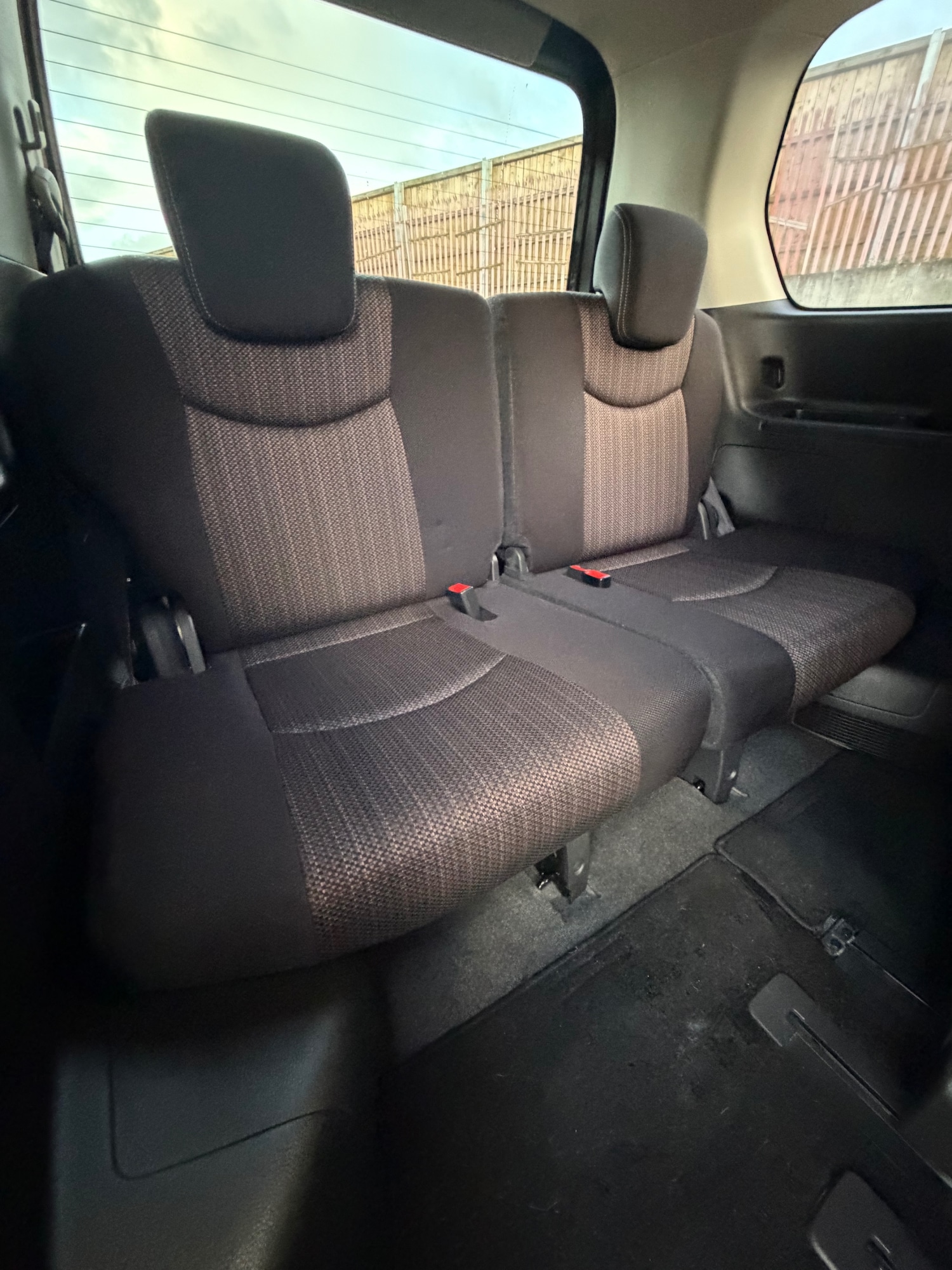 Used Nissan Serena 2014 for sale - 76325067: Photo 9