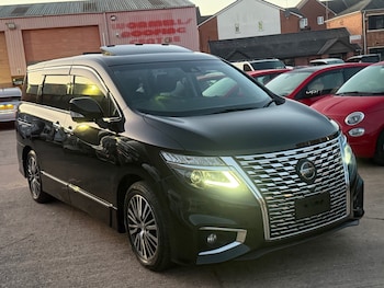 Used Nissan Elgrand 2020 for sale - 77052136: Photo