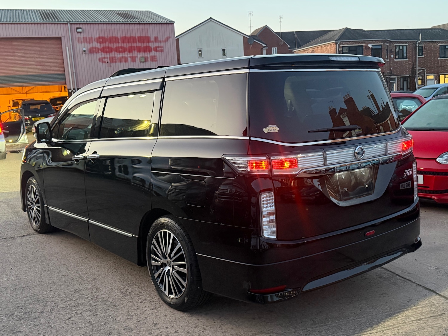 Used Nissan Elgrand 2020 for sale - 77052136: Photo 5