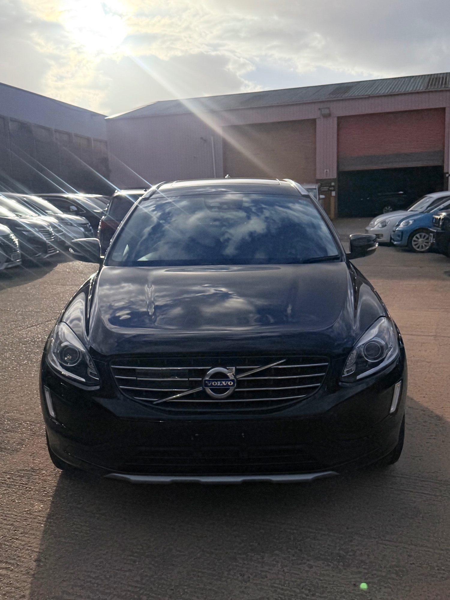 Used Volvo XC60 2017 for sale - 78081298: Photo 1