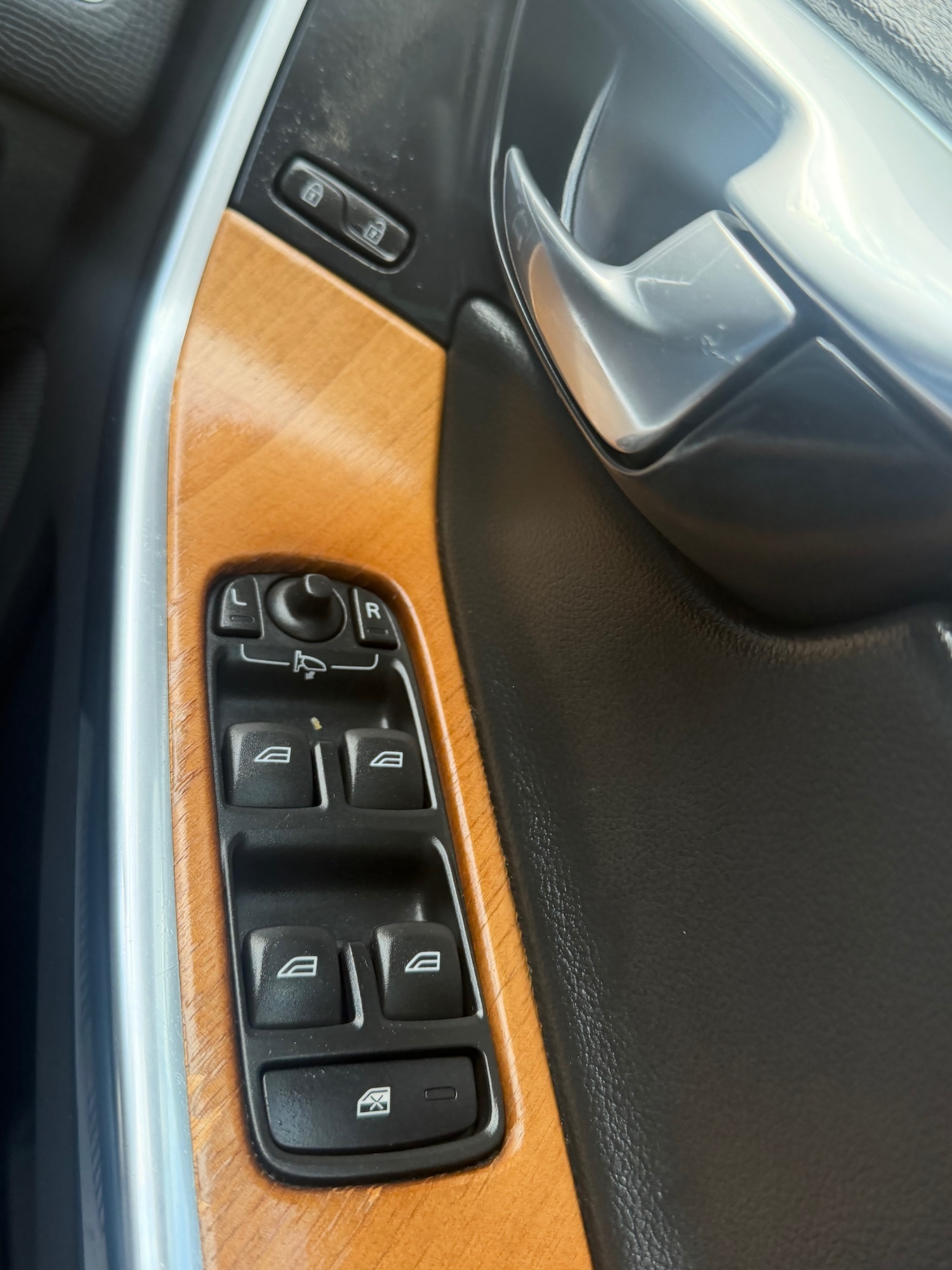 Used Volvo XC60 2017 for sale - 78081298: Photo 15