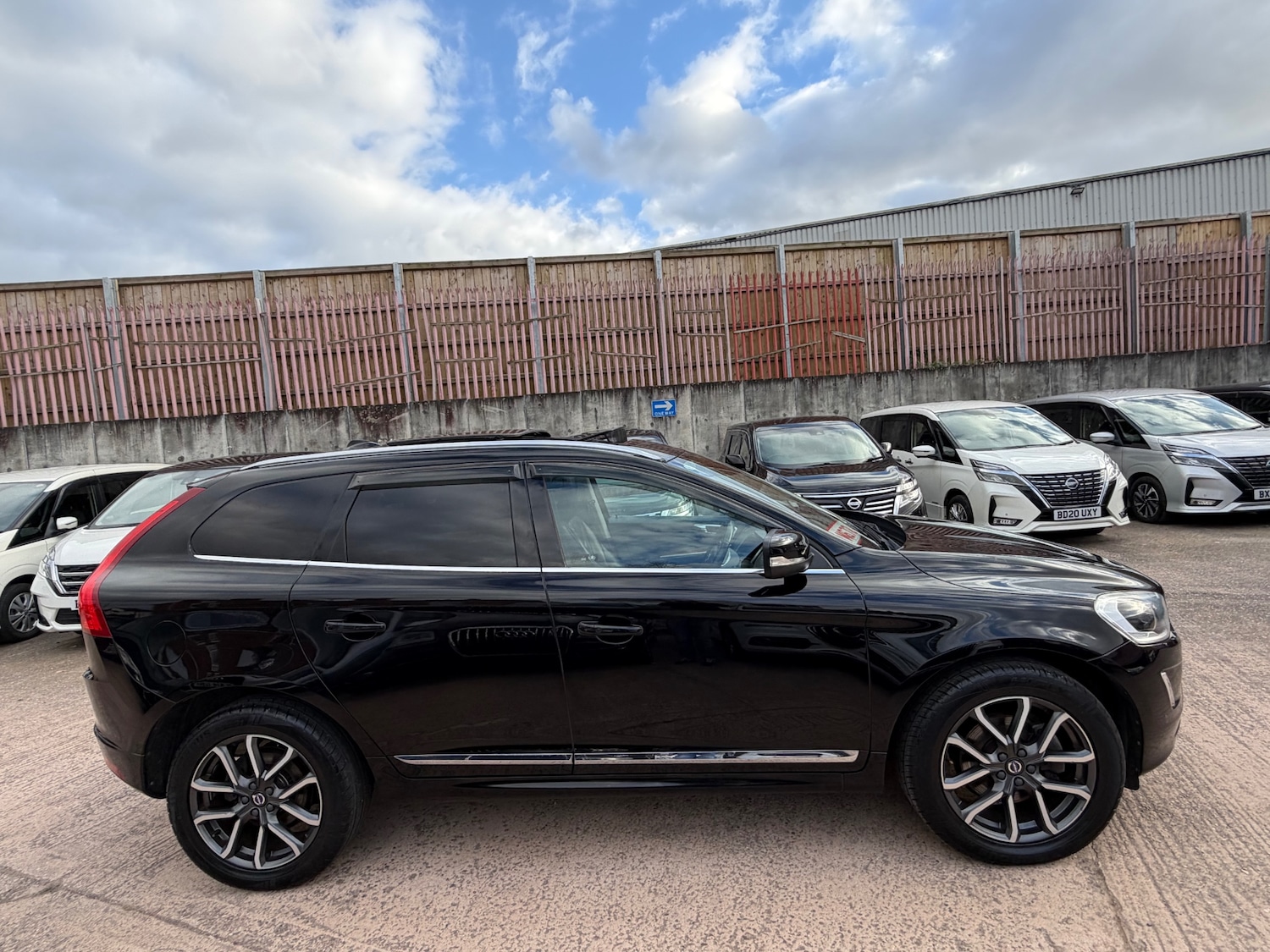 Used Volvo XC60 2017 for sale - 78081298: Photo 7