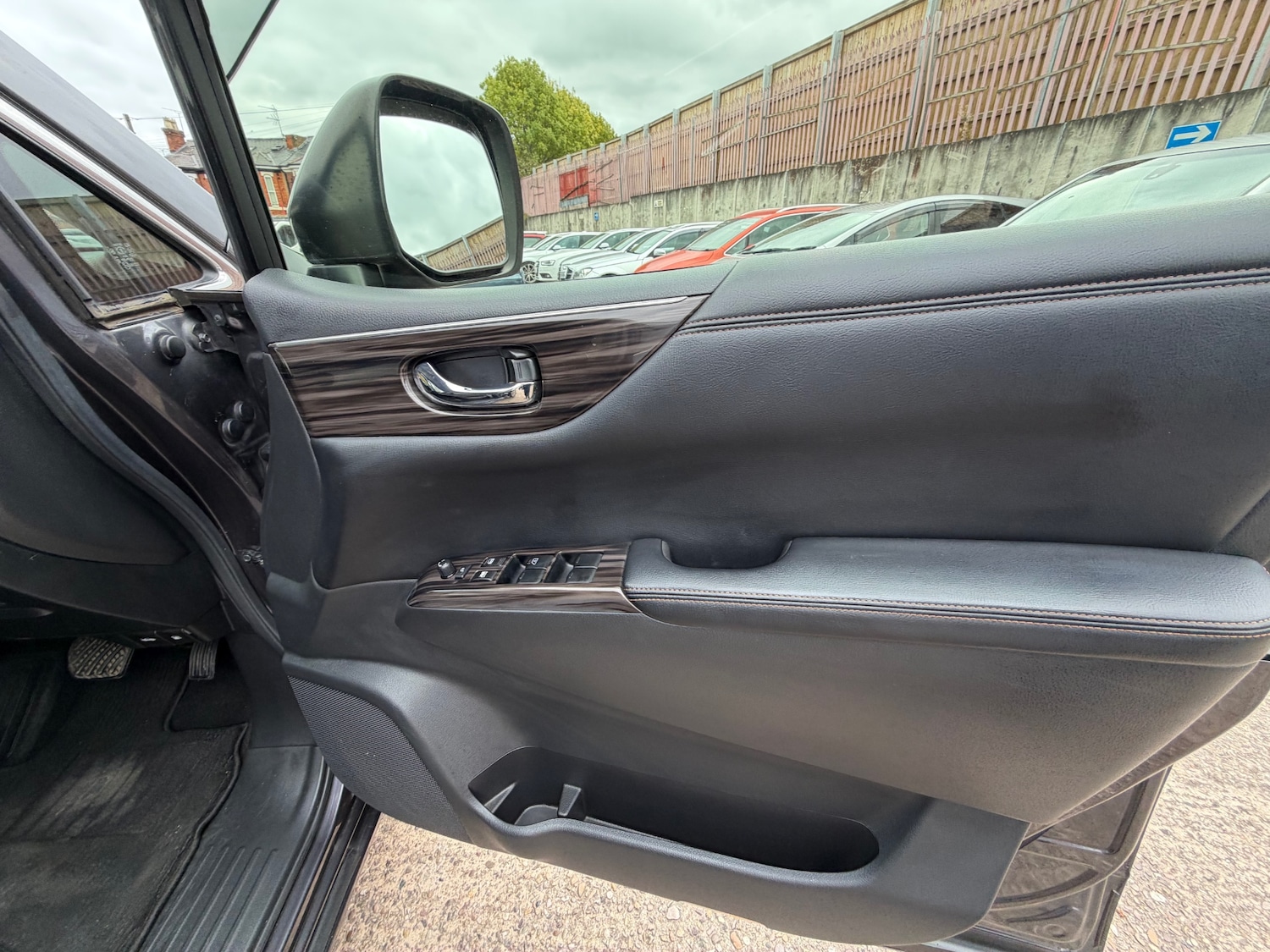 Used Nissan Elgrand 2016 for sale - 76198617: Photo 13