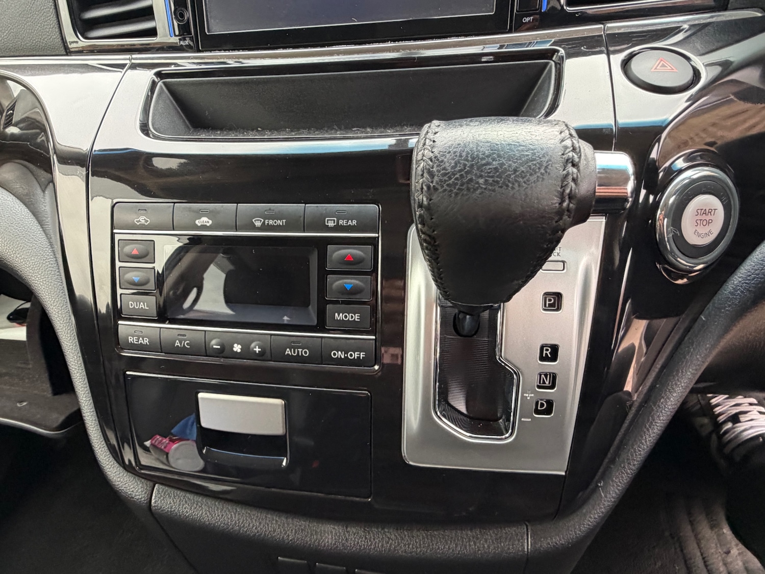 Used Nissan Elgrand 2016 for sale - 76198617: Photo 15
