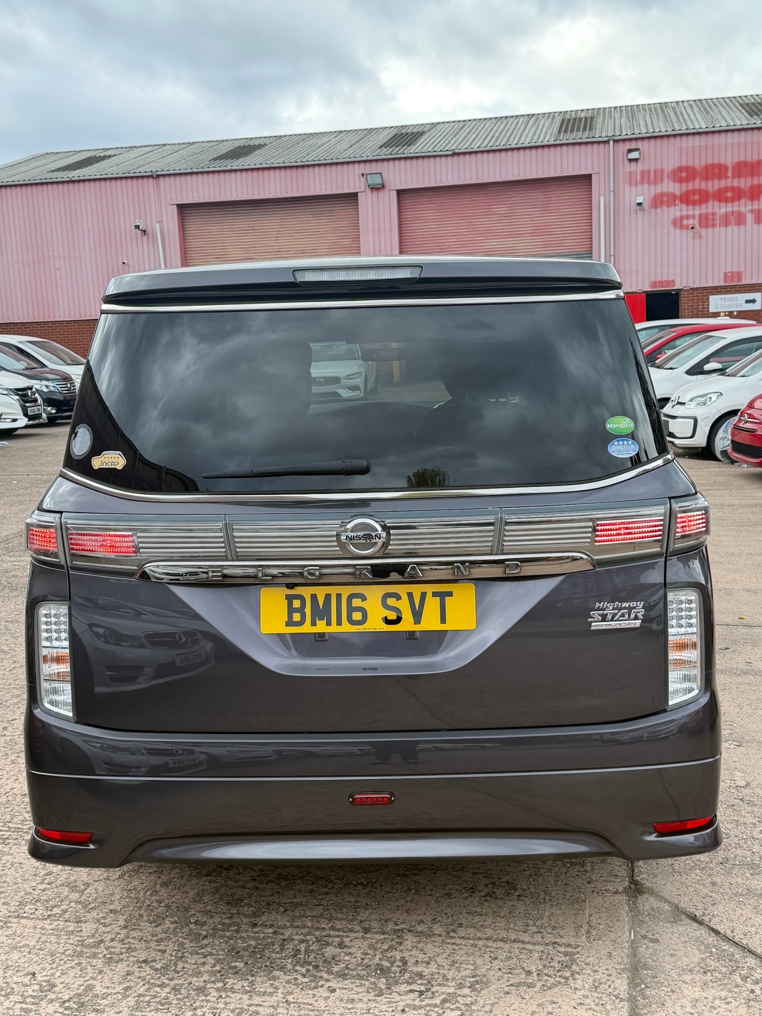 Used Nissan Elgrand 2016 for sale - 76198617: Photo 4