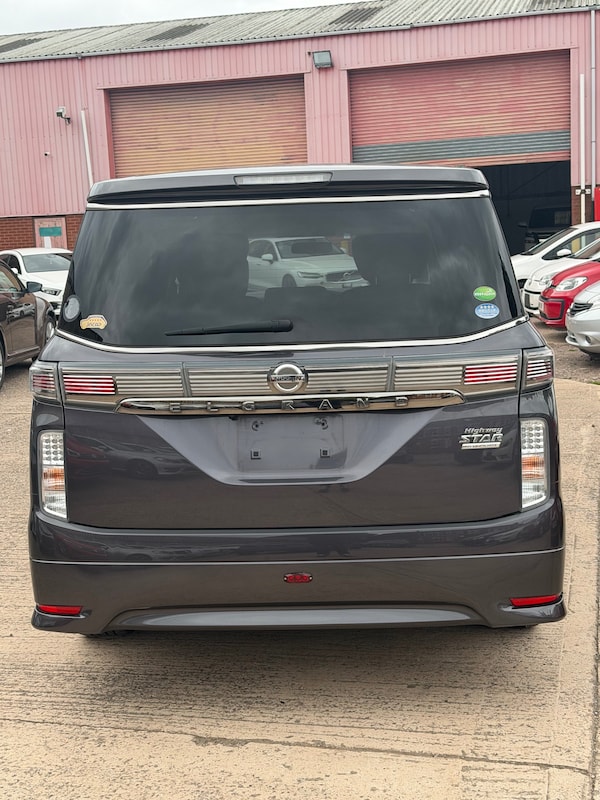 Used Nissan Elgrand 2016 for sale - 76198617: Photo 4