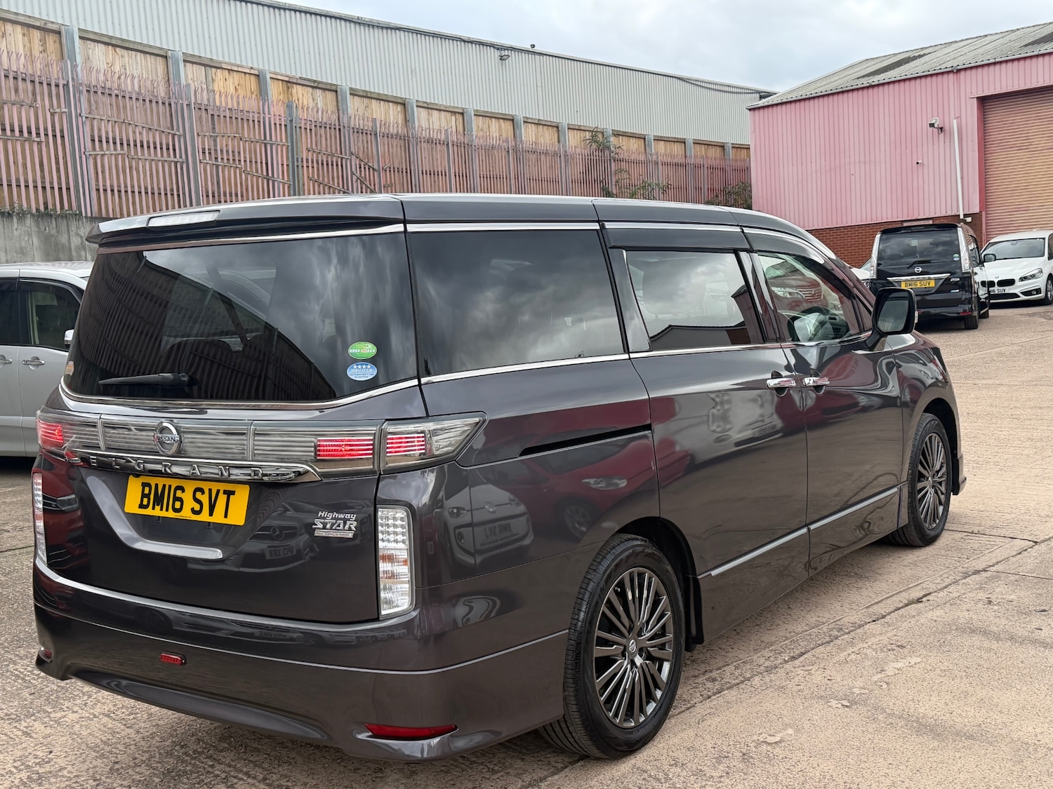 Used Nissan Elgrand 2016 for sale - 76198617: Photo 5