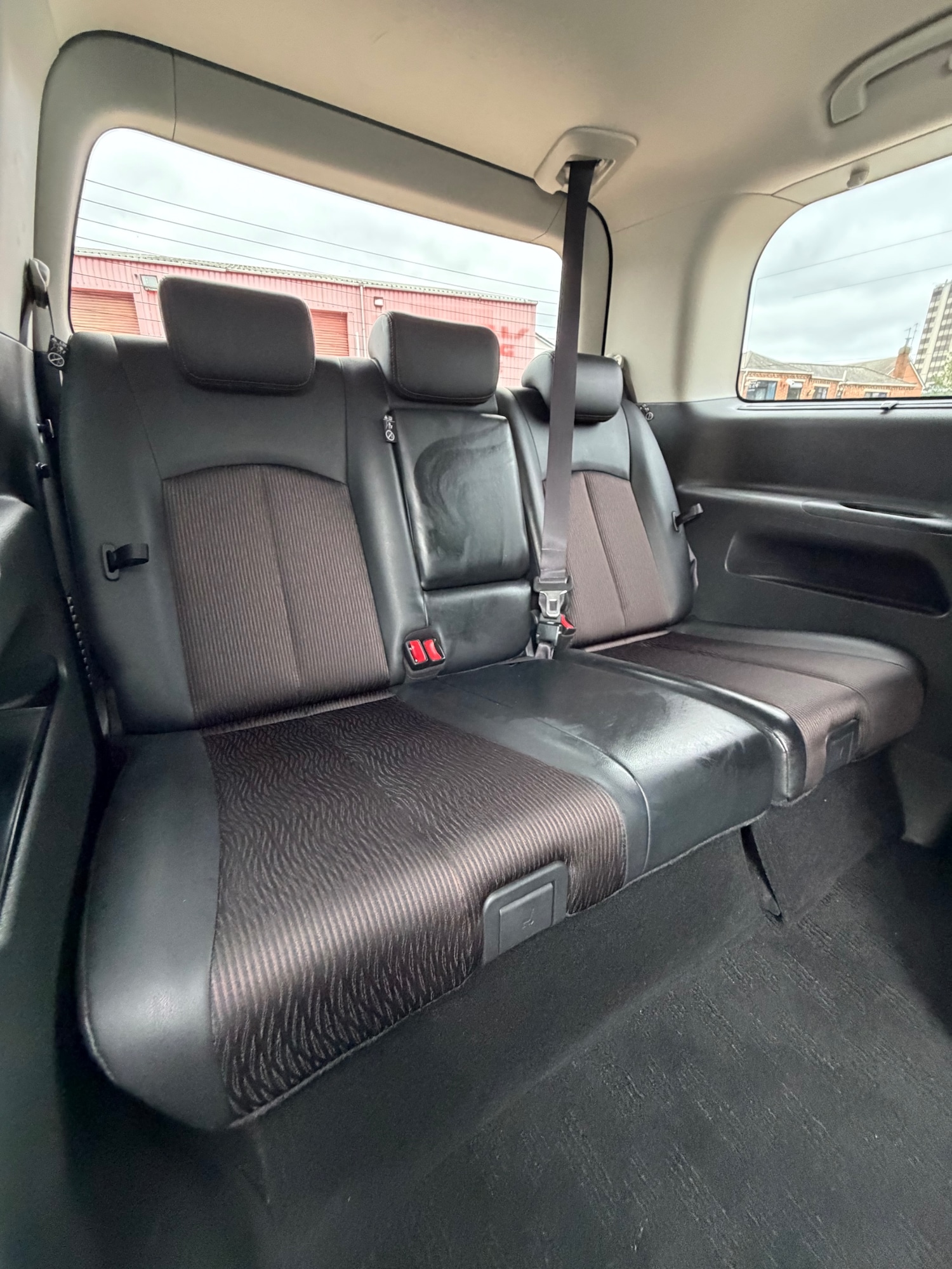 Used Nissan Elgrand 2016 for sale - 76198617: Photo 9