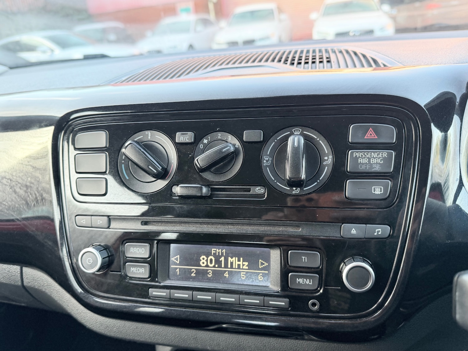 Used Volkswagen up! 2014 for sale - 77008928: Photo 12