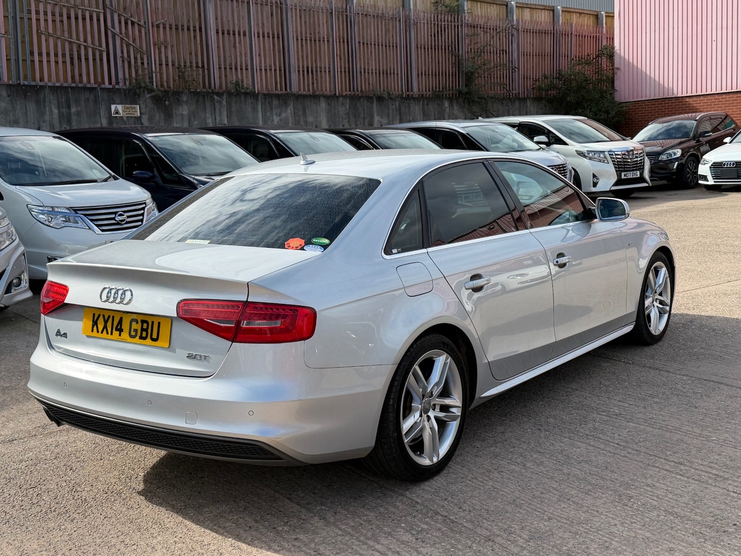 Used Audi A4 2014 for sale - 77819332: Photo 6