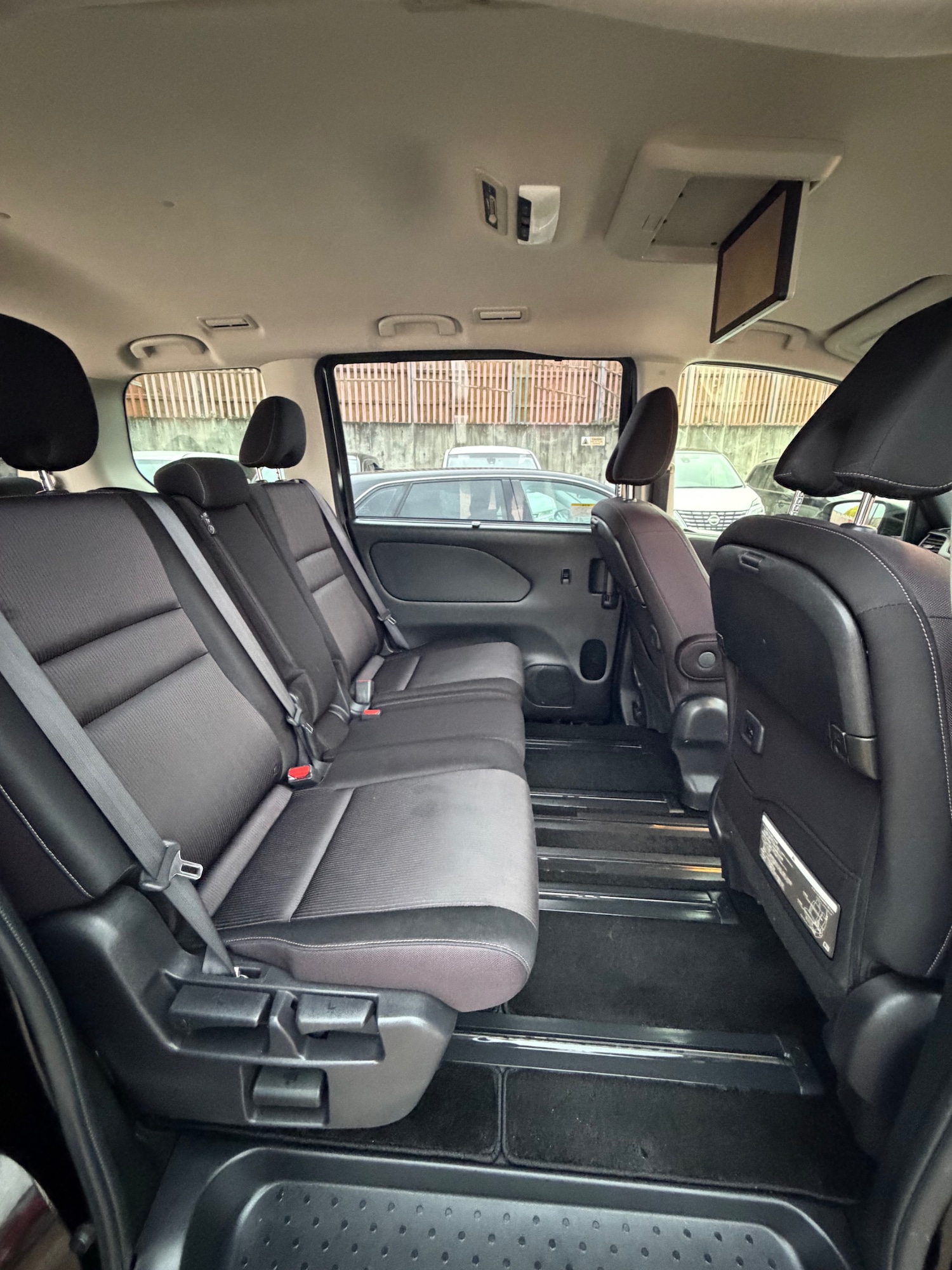 Used Nissan Serena 2017 for sale - 76313617: Photo 9