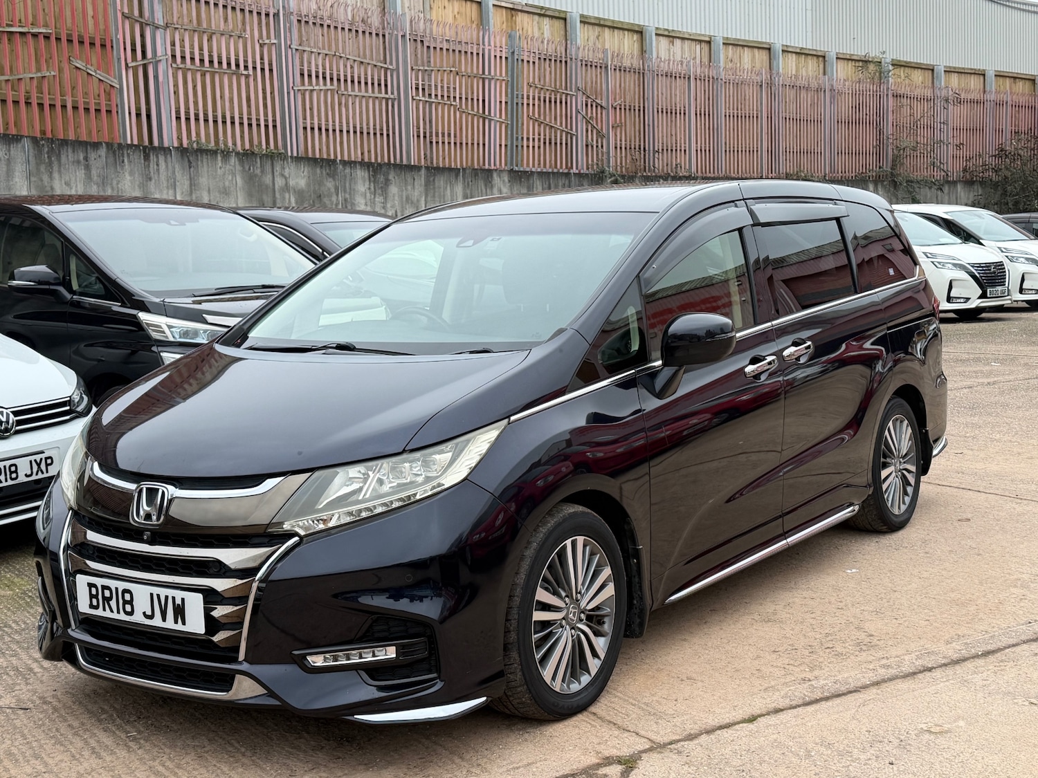 Used Honda Odyssey 2018 for sale - 77033529: Photo 2