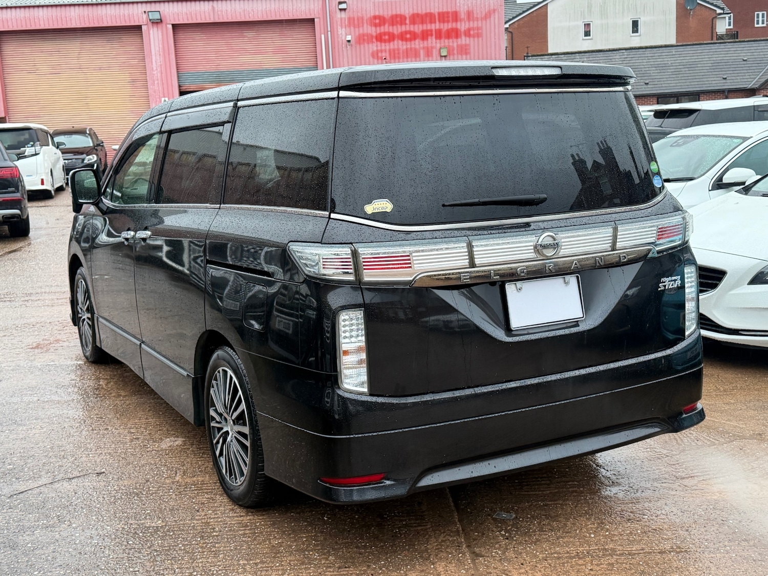 Used Nissan Elgrand 2014 for sale - 77536271: Photo 5