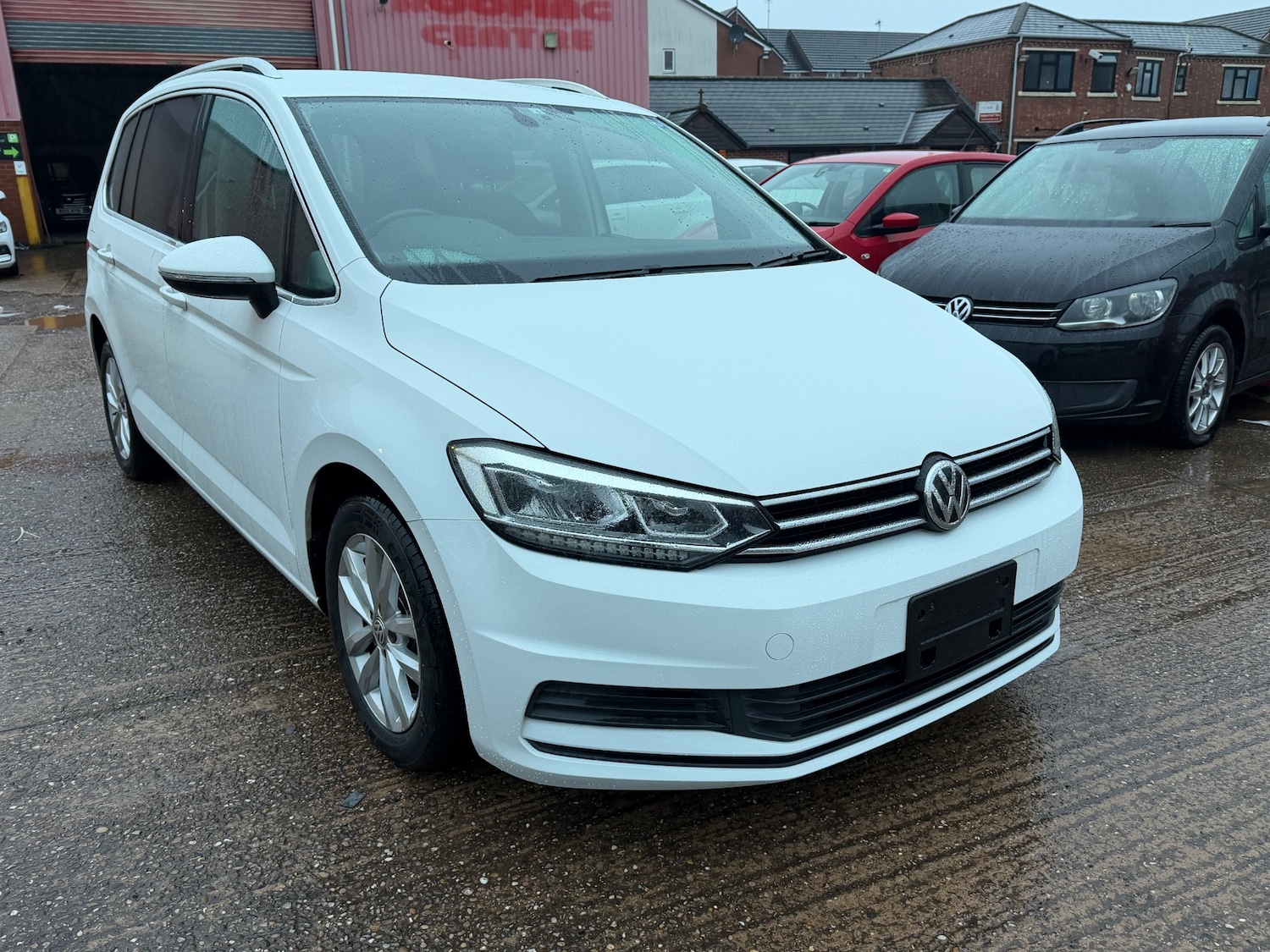 Used Volkswagen Touran 2018 for sale - 76664668: Photo 3