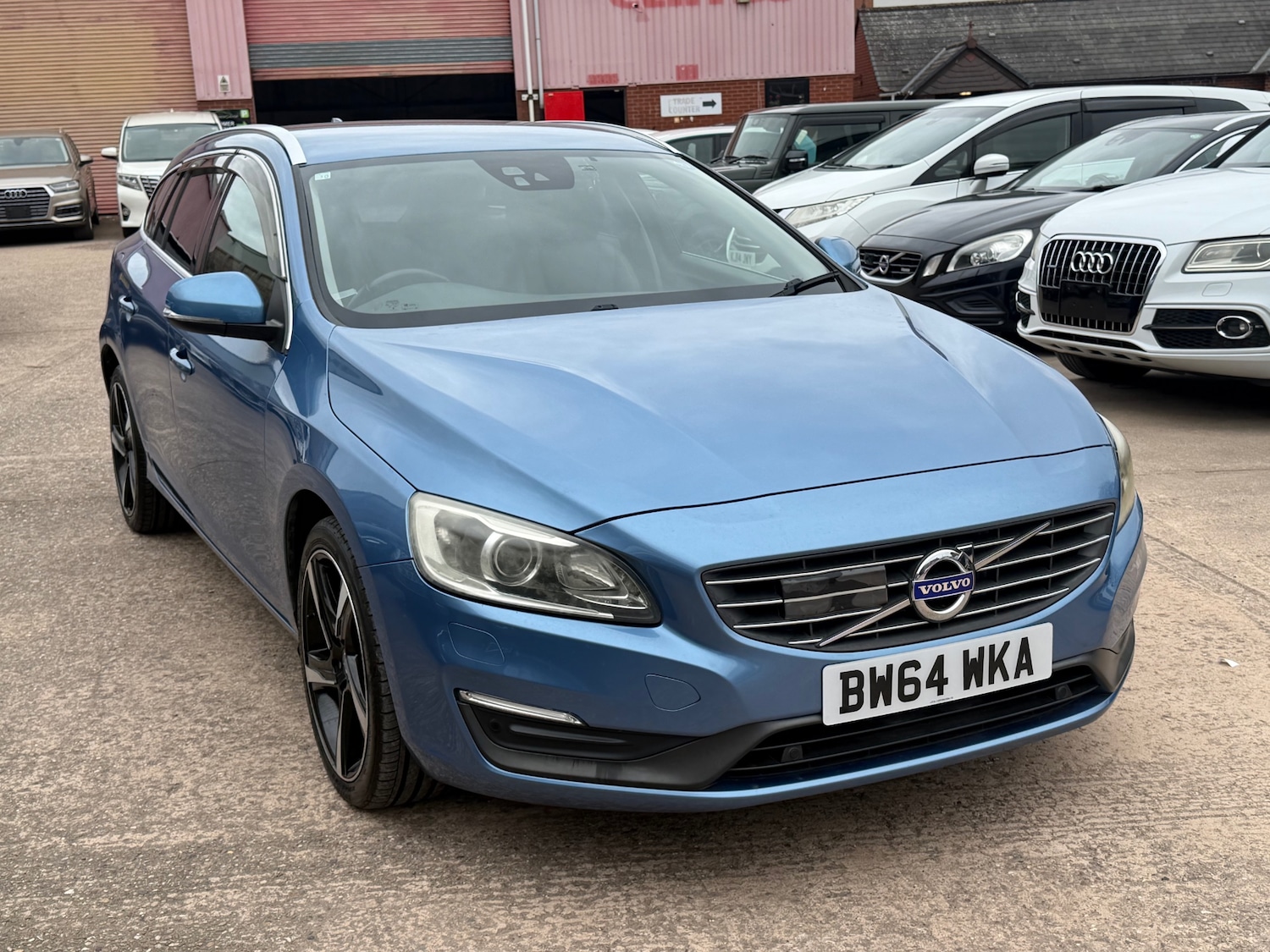 Used Volvo V60 2014 for sale - 78060878: Photo 2