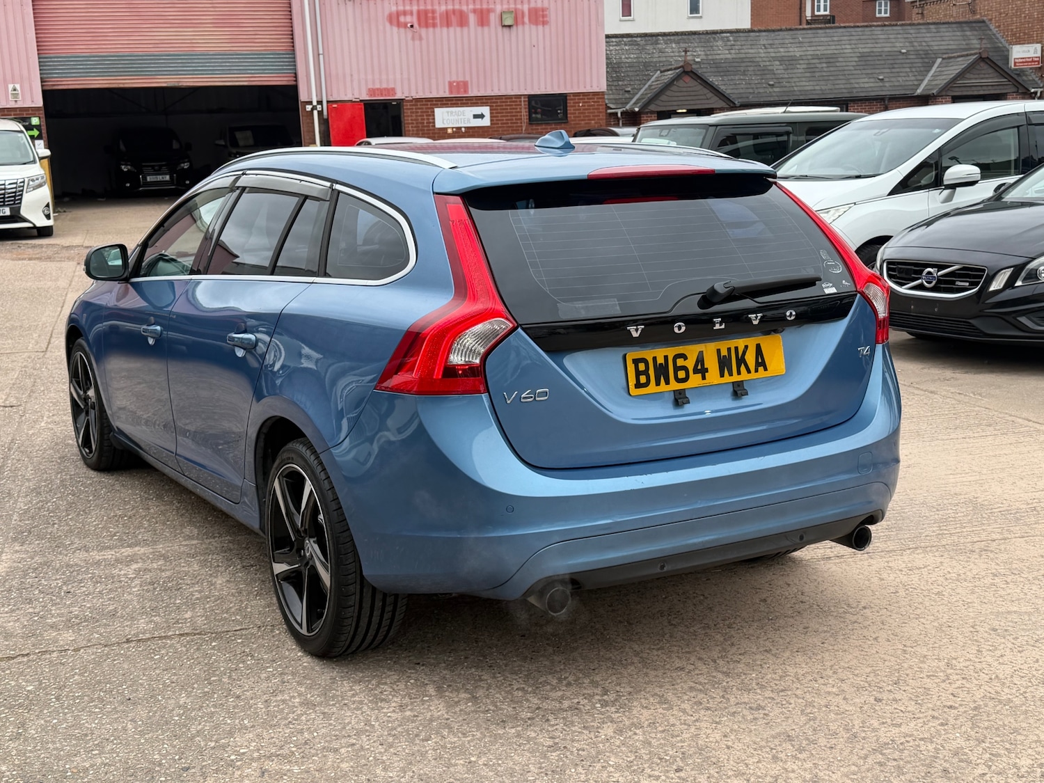 Used Volvo V60 2014 for sale - 78060878: Photo 5