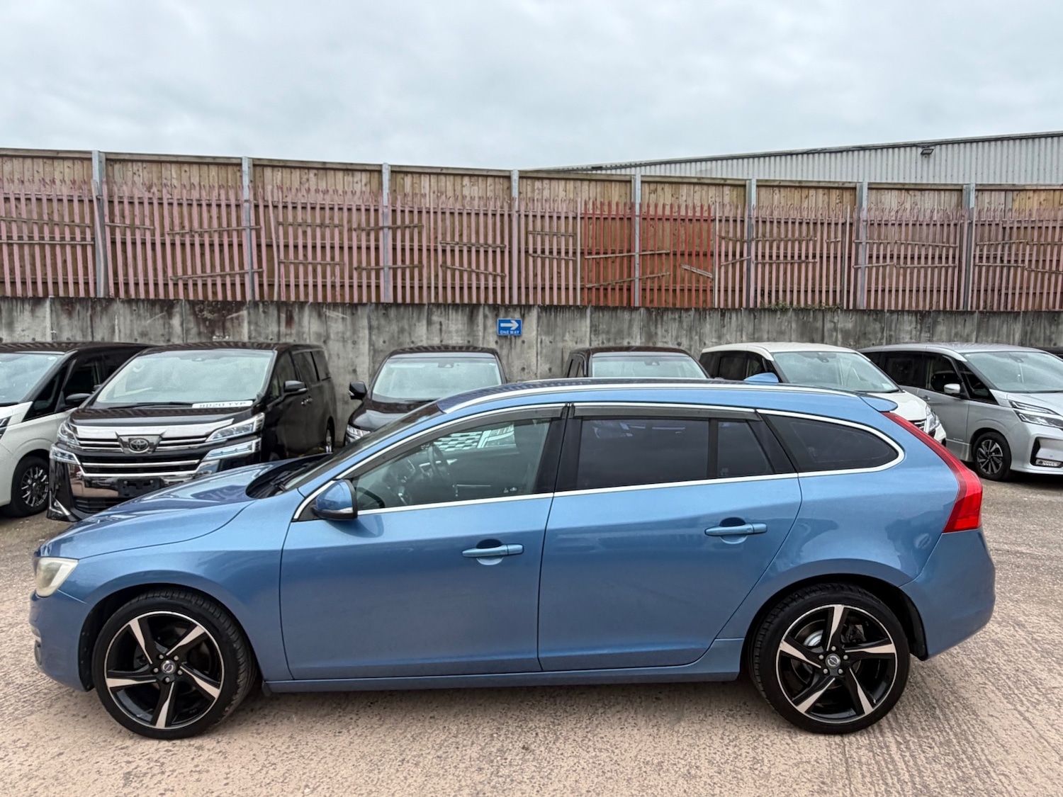 Used Volvo V60 2014 for sale - 78060878: Photo 7