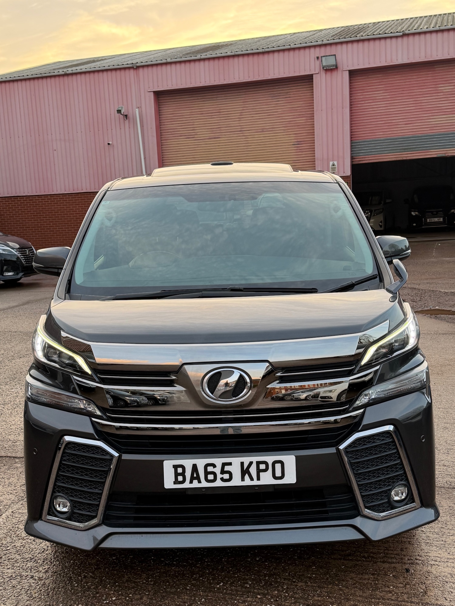 Used Toyota Vellfire 2016 for sale - 78045870: Photo 1