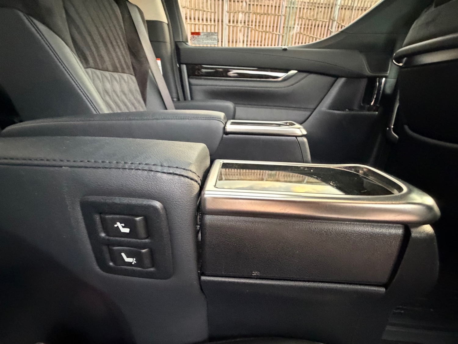 Used Toyota Vellfire 2016 for sale - 78045870: Photo 12