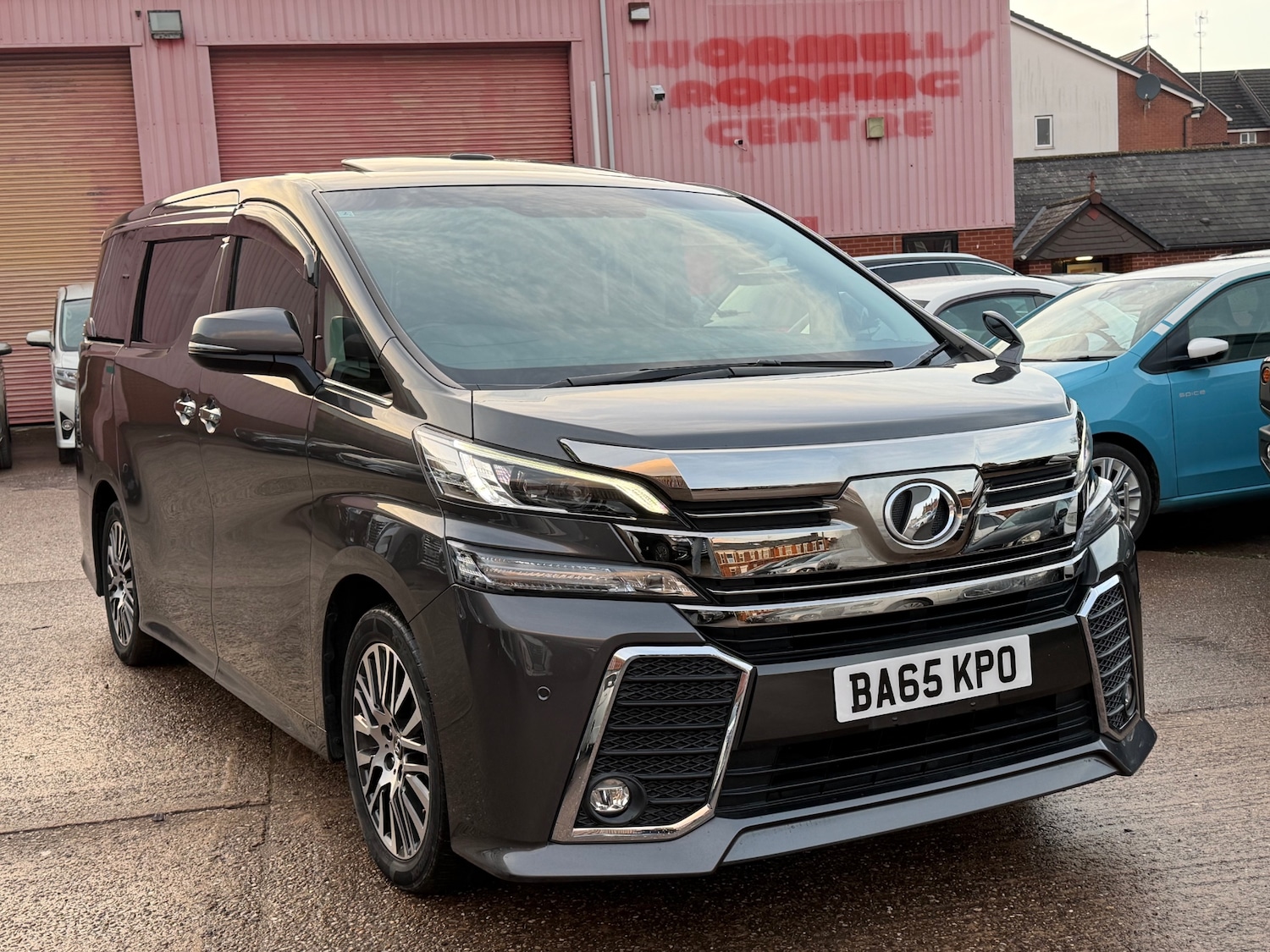 Used Toyota Vellfire 2016 for sale - 78045870: Photo 2