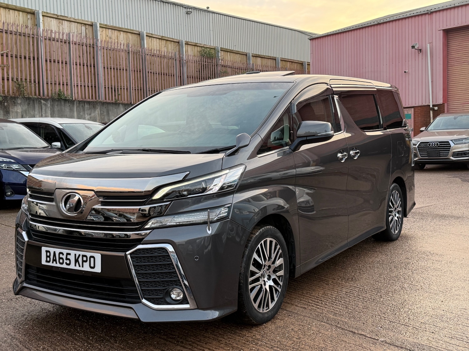 Used Toyota Vellfire 2016 for sale - 78045870: Photo 3