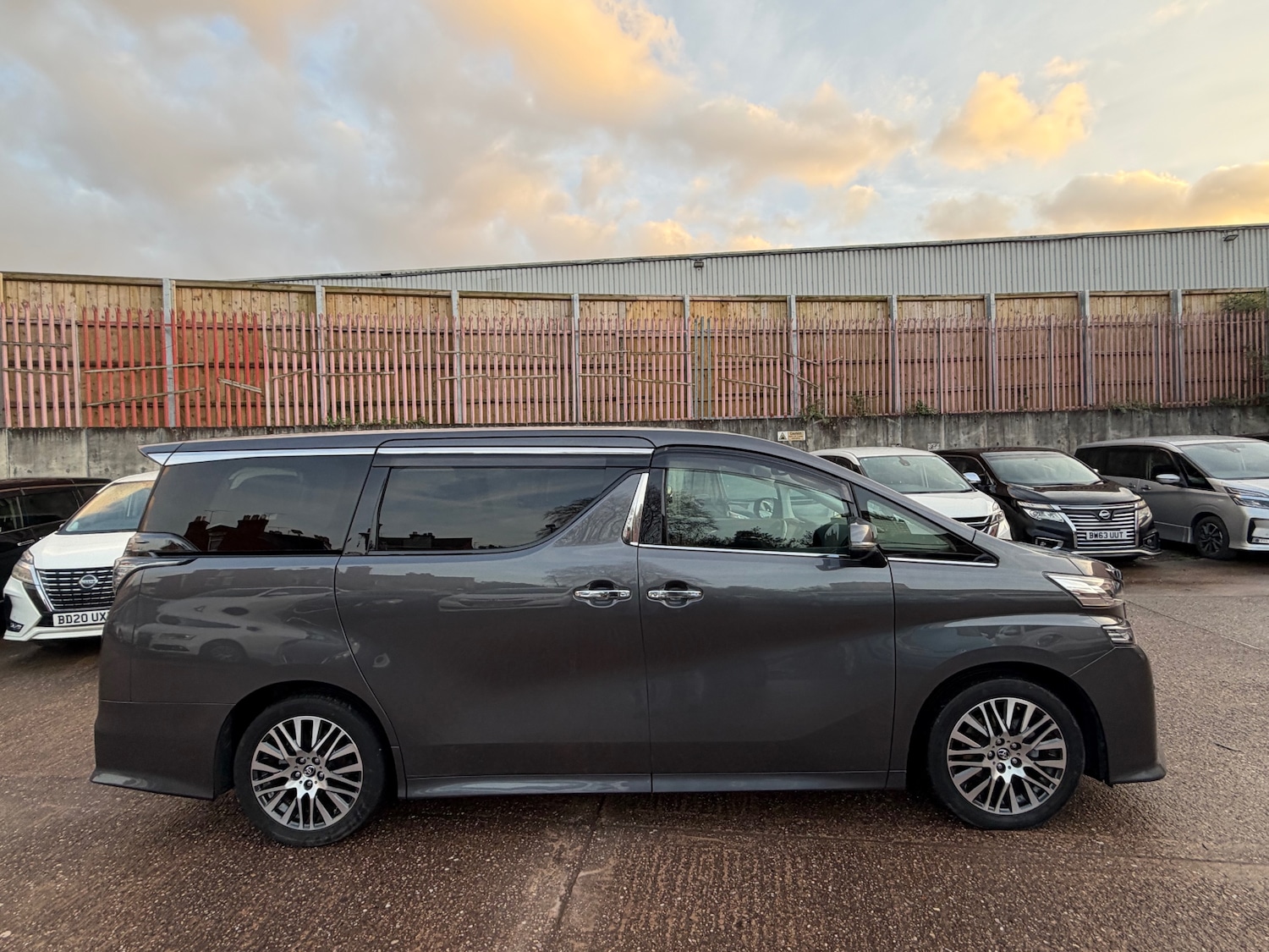 Used Toyota Vellfire 2016 for sale - 78045870: Photo 7