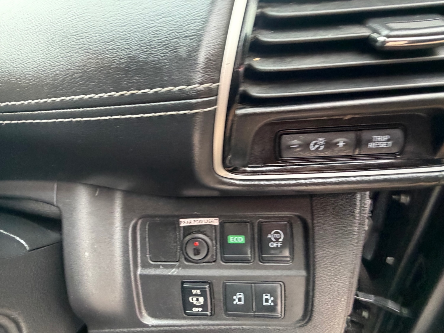 Used Nissan Serena 2017 for sale - 77535718: Photo 11