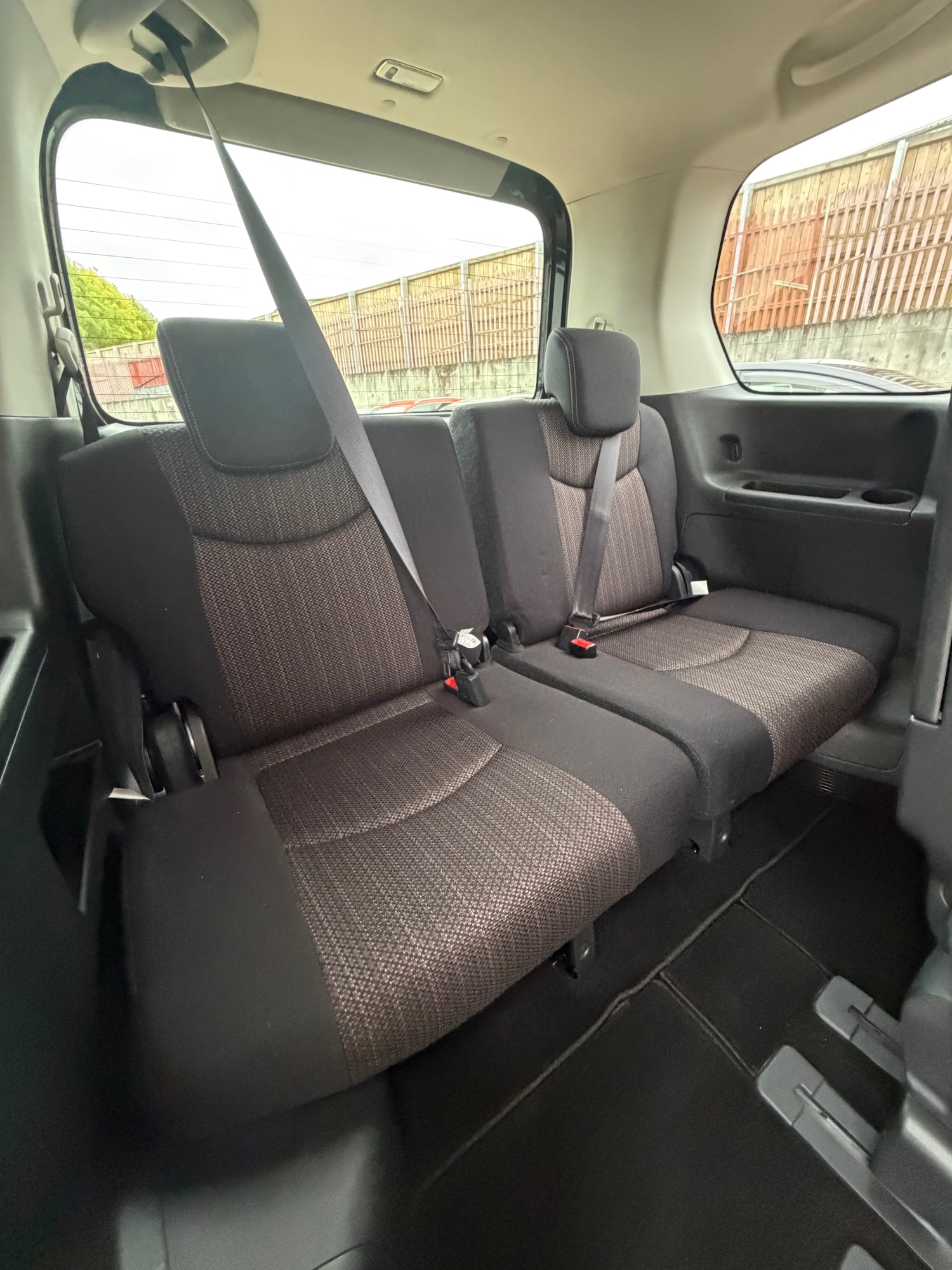 Used Nissan Serena 2016 for sale - 76198628: Photo 12