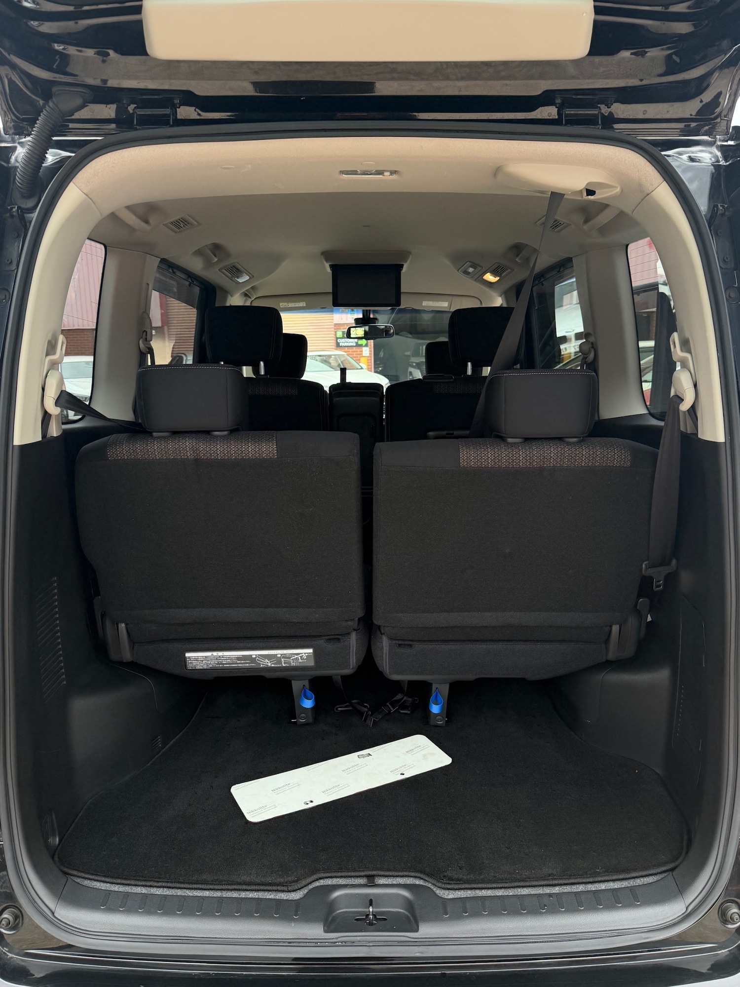 Used Nissan Serena 2016 for sale - 76198628: Photo 13
