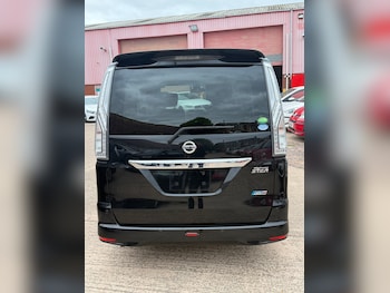 Used Nissan Serena 2016 for sale - 76198628: Photo 4
